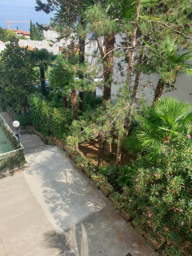 Apartment With Direct Sea View, Free Parking And Close To Beaches And Promenade Lovran Dış mekan fotoğraf