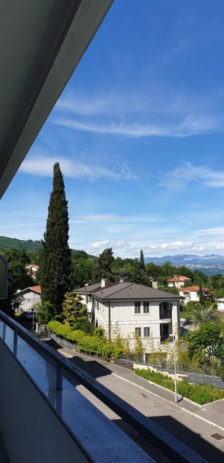 Apartment With Direct Sea View, Free Parking And Close To Beaches And Promenade Lovran Dış mekan fotoğraf