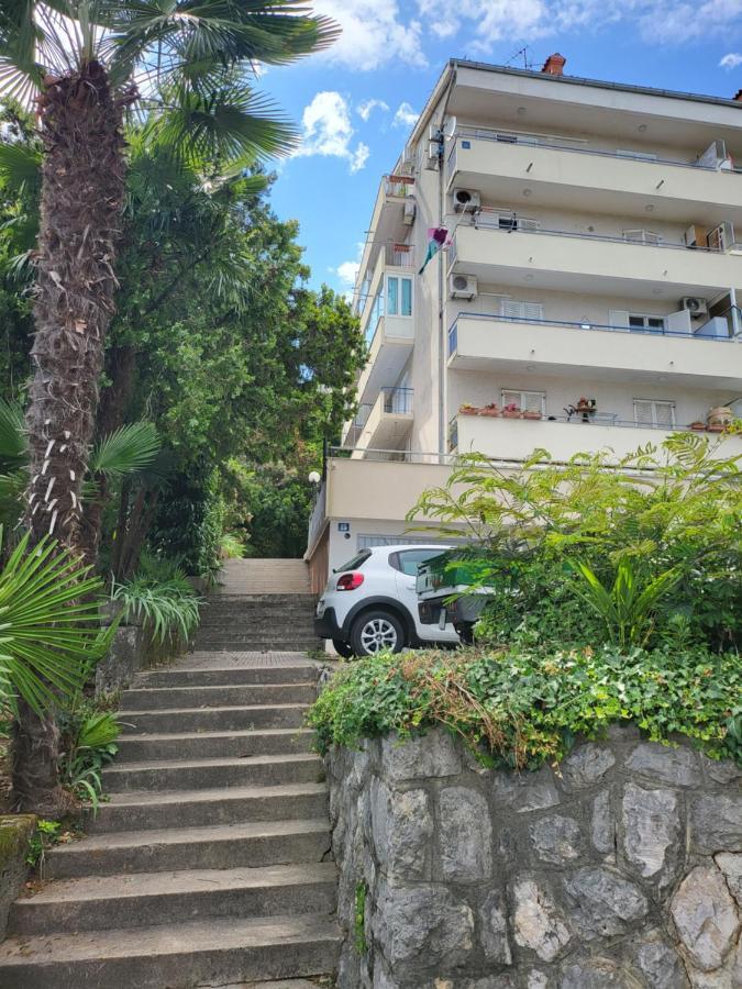 Apartment With Direct Sea View, Free Parking And Close To Beaches And Promenade Lovran Dış mekan fotoğraf
