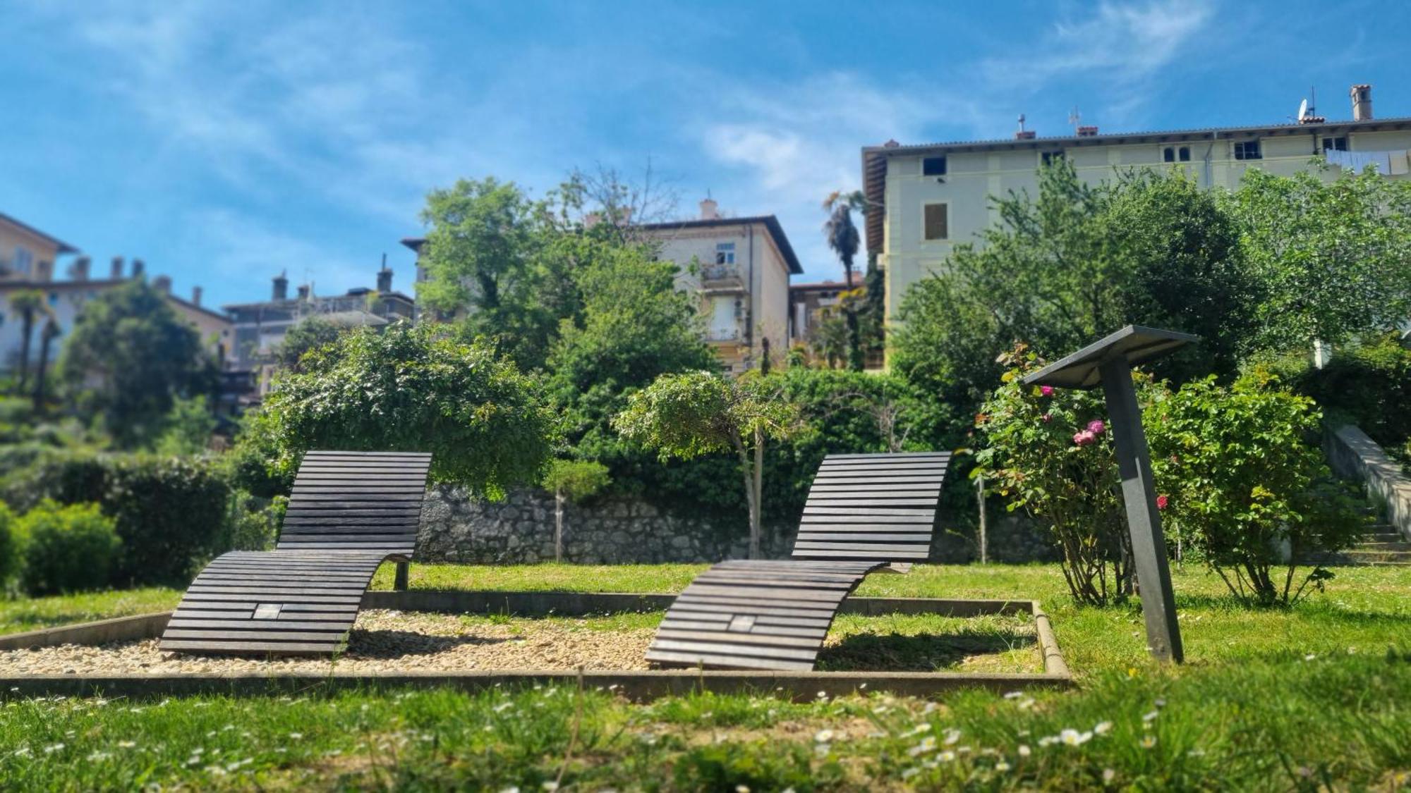 Apartment With Direct Sea View, Free Parking And Close To Beaches And Promenade Lovran Dış mekan fotoğraf