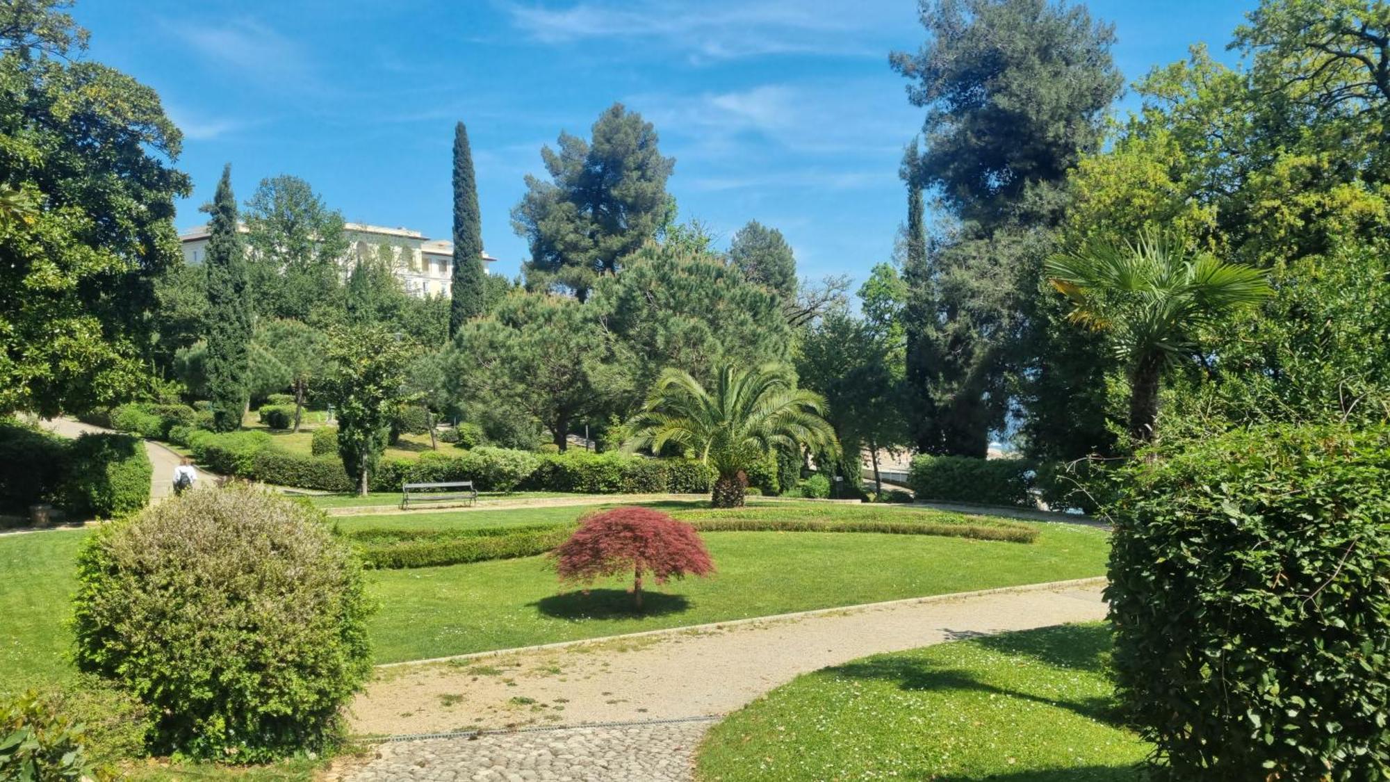 Apartment With Direct Sea View, Free Parking And Close To Beaches And Promenade Lovran Dış mekan fotoğraf